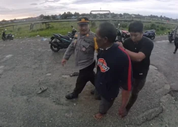 Pendemo PT Pertamina Hulu Sanga-Sanga Dibubarkan Paksa