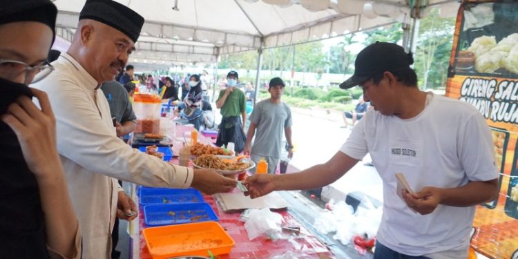 Bupati Resmikan Lorong Pasar Ramadhan Tenggarong
