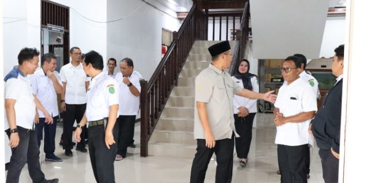 Pemkab Kukar Gelar Sidak di Sejumlah OPD, ASN Siap Layani Warga di Hari Pertama Kerja