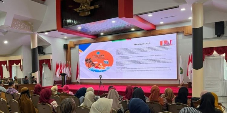 Suasana rapat finalisasi HKG PKK ke-53 tahun 2025 di Pendopo Odah Etam Tenggarong, persiapan Muara Badak sebagai tuan rumah