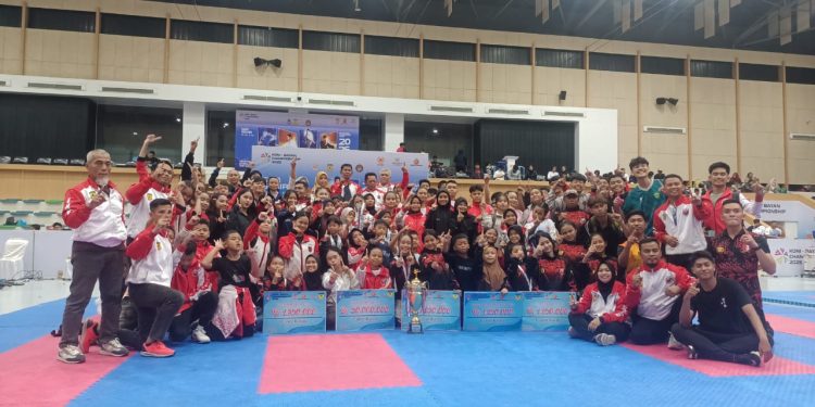 Atlet Inkado Kaltim berfoto bersama usai penutupan KONI Championship II 2025