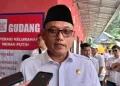 Wagub Seno Aji memastikan distribusi seragam gratis Kaltim 2025 untuk SMA, SMK, dan SLB