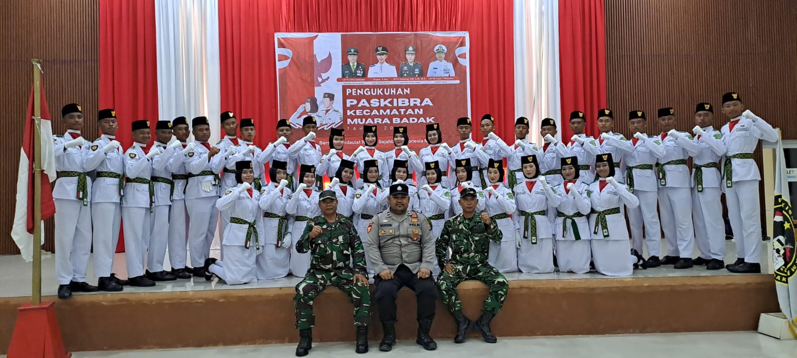 Pelatih Paskibraka dari Koramil dan Polsek Muara Badak