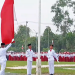 Paskibraka Muara Badak mengibarkan bendera Merah Putih saat HUT RI ke-80