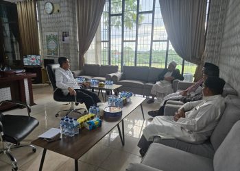Pengurus DMI Muara Badak kunjungi Camat untuk sampaikan agenda Tabligh Akbar Internasional di Bandar Lampung