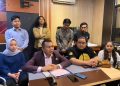 Paulinus Dugis, Penasihat Hukum 4 mahasiswa tersangka bom molotov Unmul saat ditemui media di Samarinda