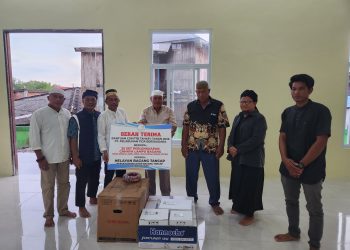 PTB Hadir Nyata Untuk Nelayan: 25 Set Perlengkapan Lampu Bagan Diserahkan di Muara Badak