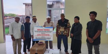 PTB Hadir Nyata Untuk Nelayan: 25 Set Perlengkapan Lampu Bagan Diserahkan di Muara Badak