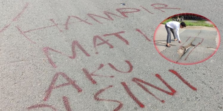 Mahasiswa UNMUL Terjatuh di Jalan Rusak Muara Badak, Tandai Lubang dengan Pilox “Hampir Mati Aku Disini”