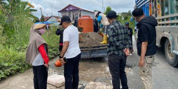 Perbaikan jalan Muara Badak bersama AMARAH