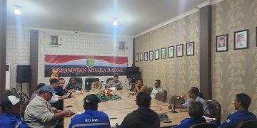 Mediasi KSOP Samarinda dan Nelayan Muara Badak Sedang Berlangsung di Kantor Kecamatan